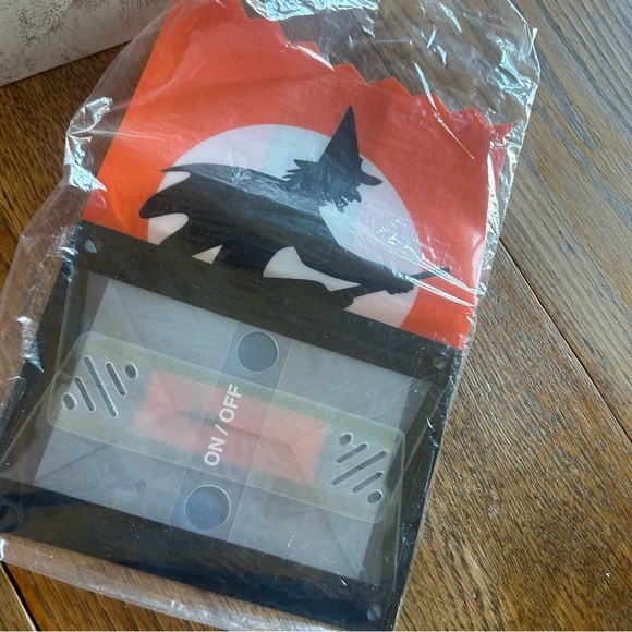 Vintage 2005 Hallmark Cackling Witch Luminary Halloween display with box motion - Picture 7 of 12